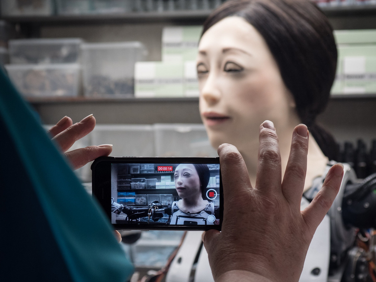 Virtual Visit to »Happiness« installation by Dries Verhoeven at CTM 2021