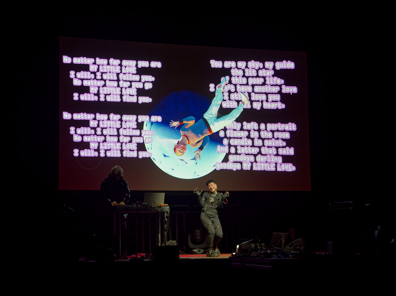 Claudix Vanesix and Tobi Pfeil perform at MusicMakers Hacklab Finale »Sustenance«, Radialsystem