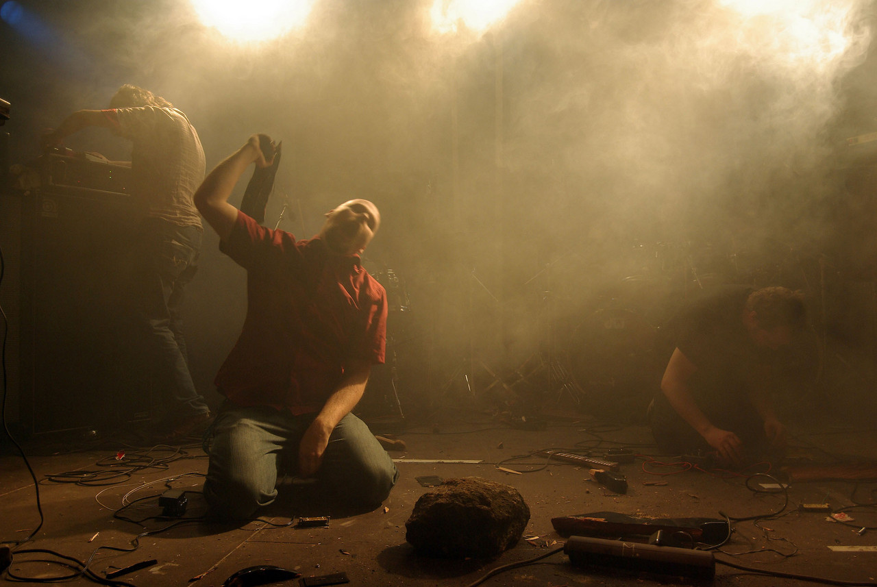 Jazzkammer's Lasse Marhaug smashing it at Maria am Ostbahnhof.