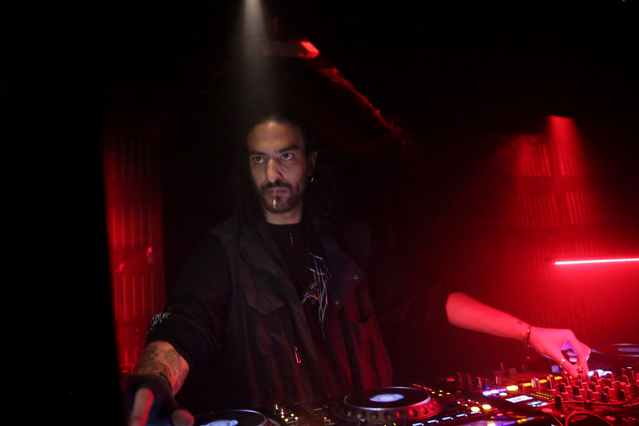 Assyouti live at OXI