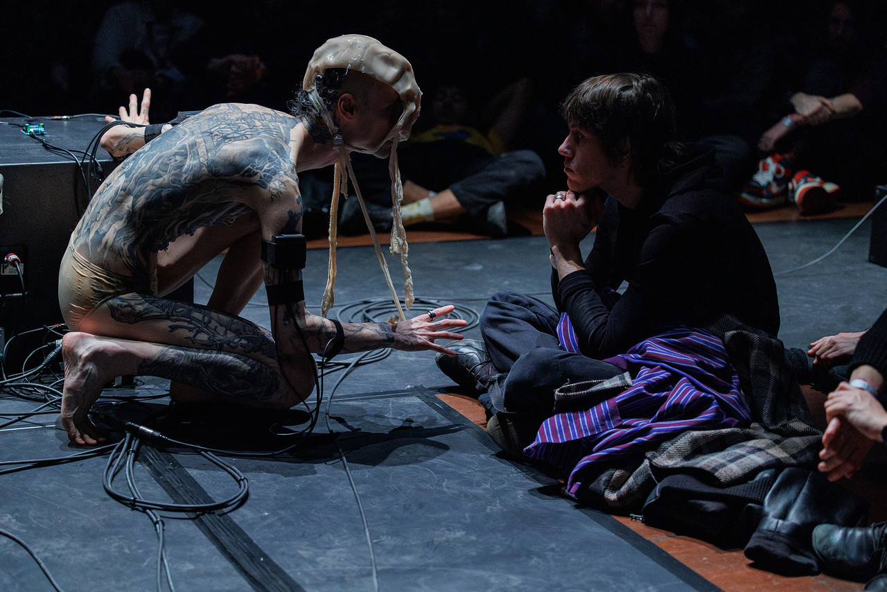 Marco Donnarumma – »Ex Silens« @ Radialsystem (Halle)