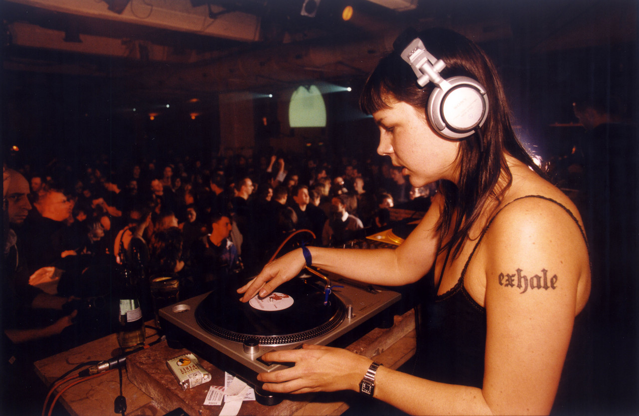 Miss Kitten on the decks at Maria am Ostbahnhof.