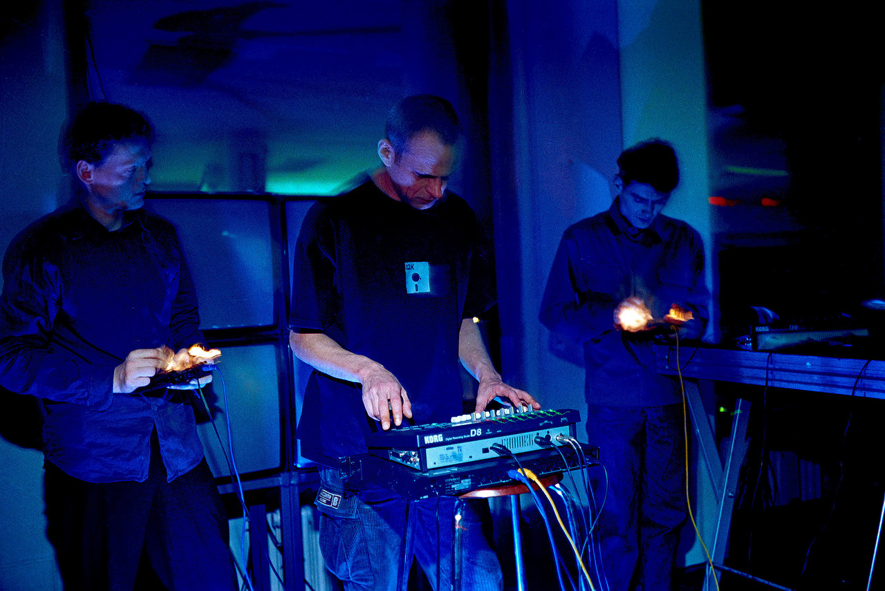 Signal (Carsten Nicolai, Frank Bretschneider, Olaf Bender) perform at CTM's first night with Raster-Noton, CTM 2000, Haus des Lehrers.